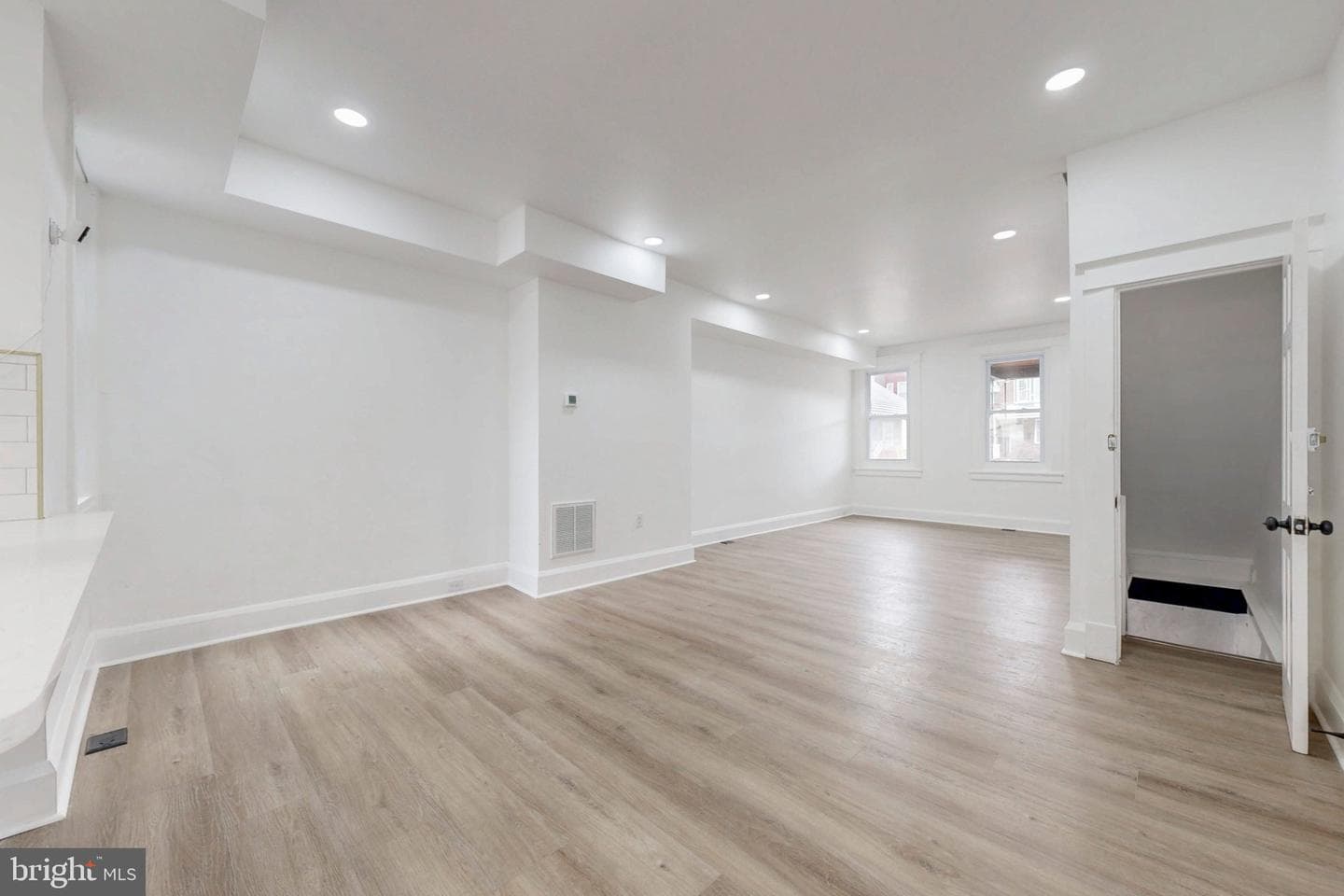 2320 W Lexington Street photo 9