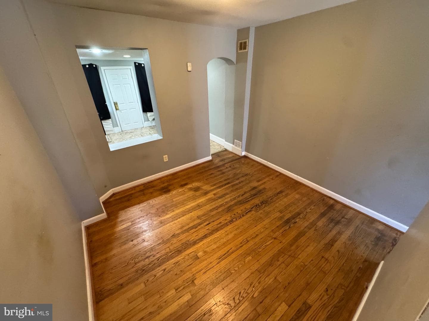 1139 Sargeant Street photo 5