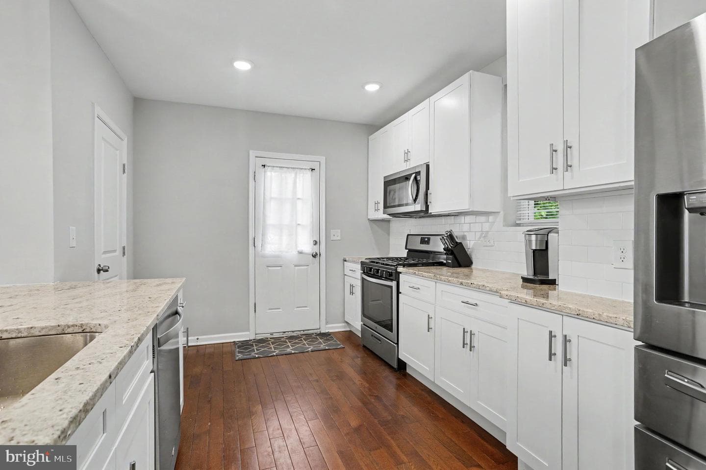 3818 Fernhill Avenue photo 12