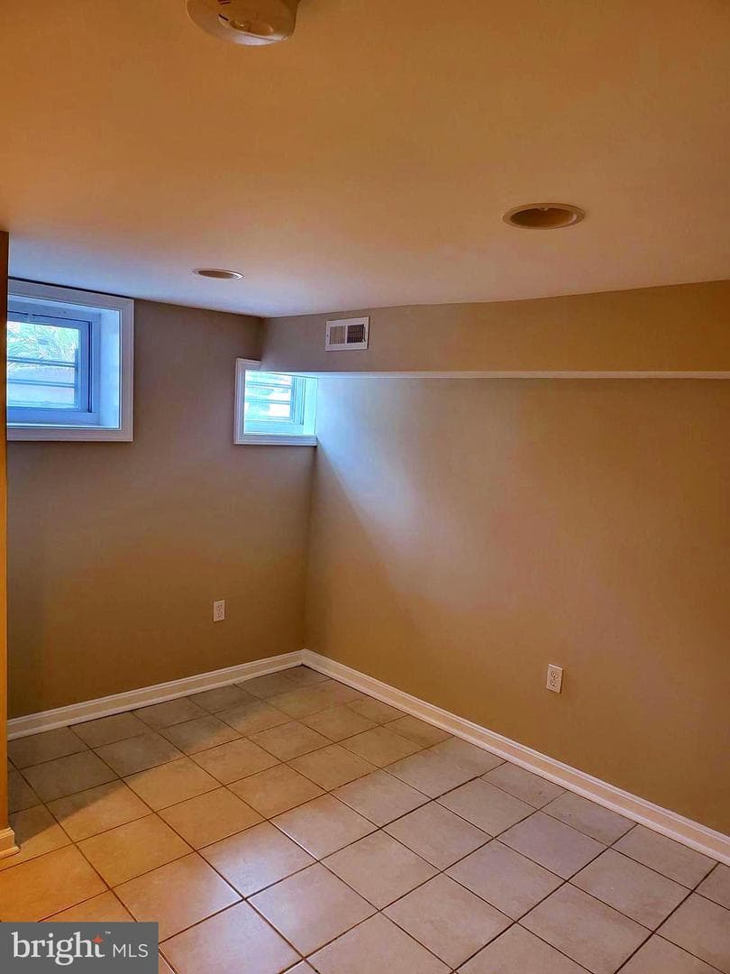 1403 N Bond Street photo 33