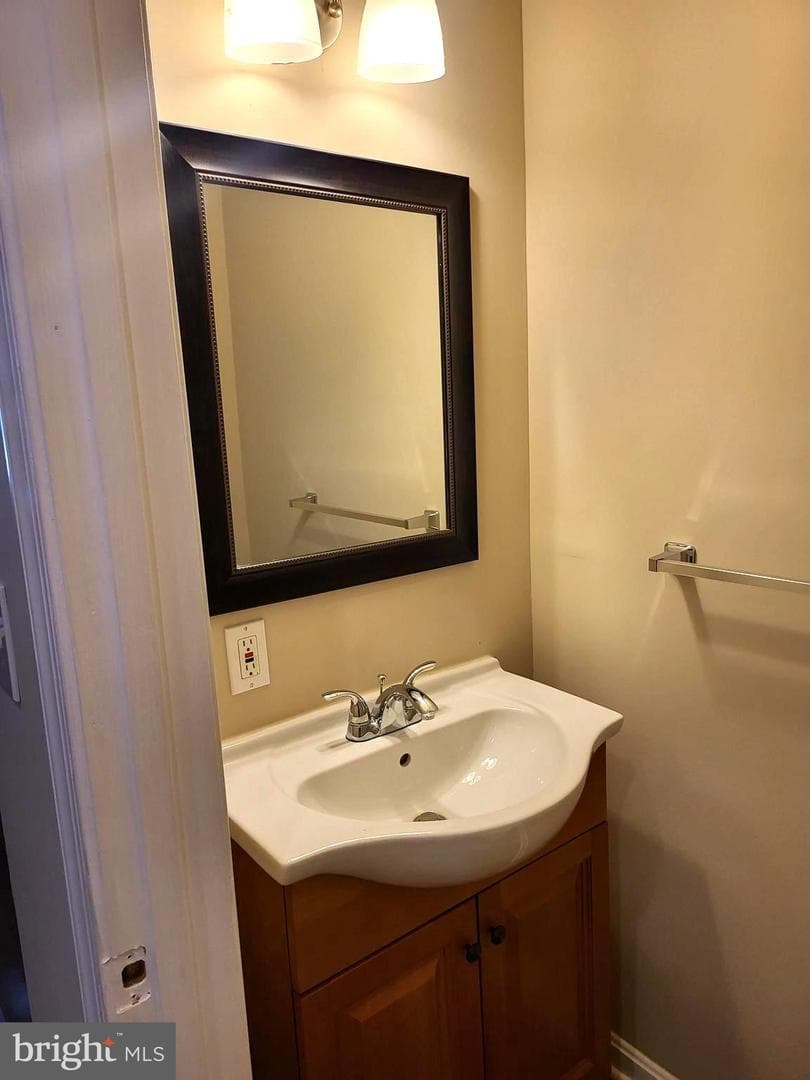 1403 N Bond Street photo 5