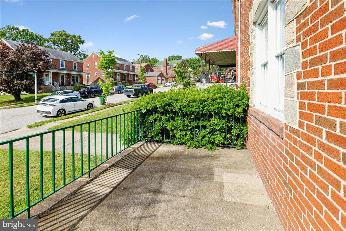 5108 Pembroke Avenue photo 2
