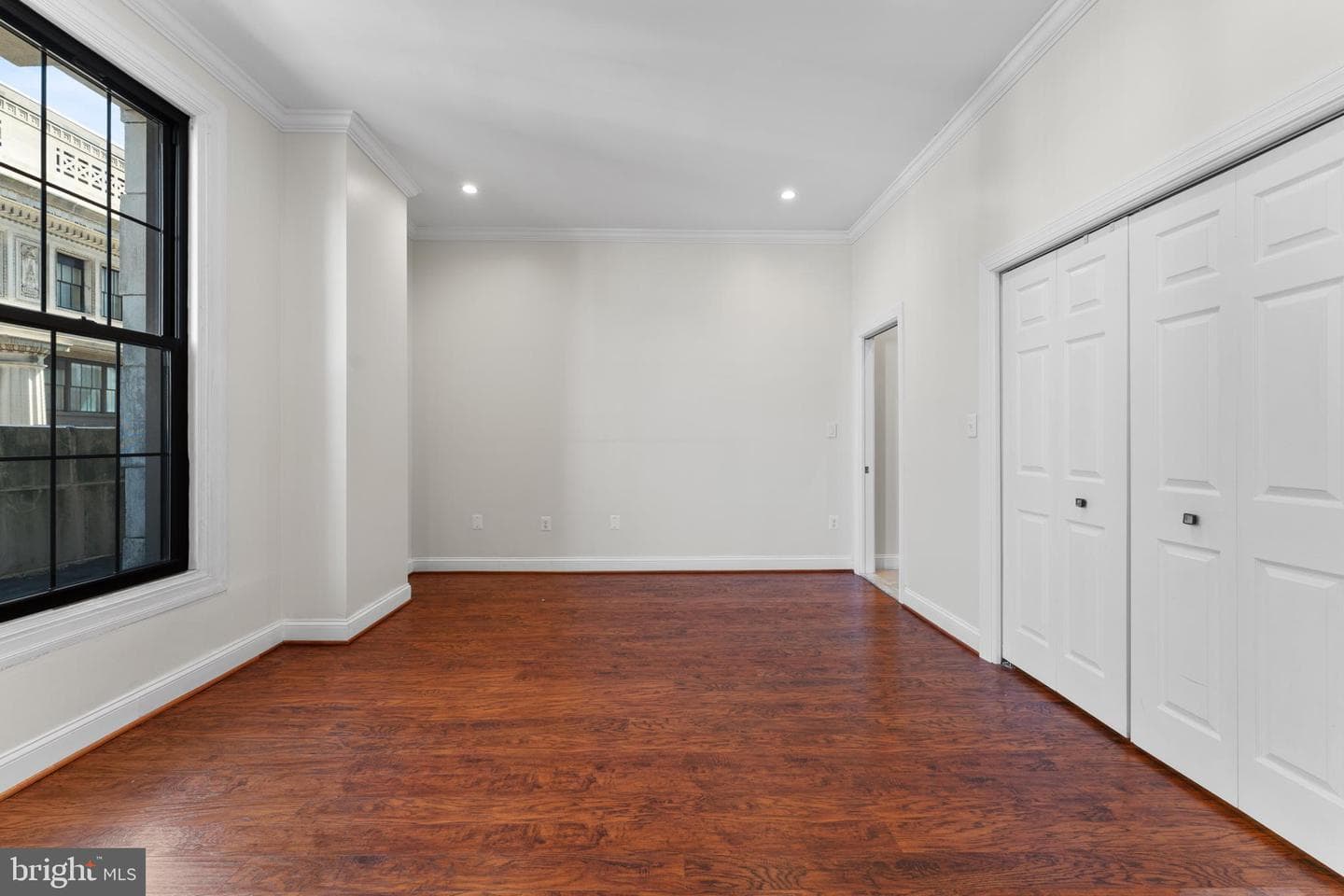 1 E Chase Street #305 photo 18