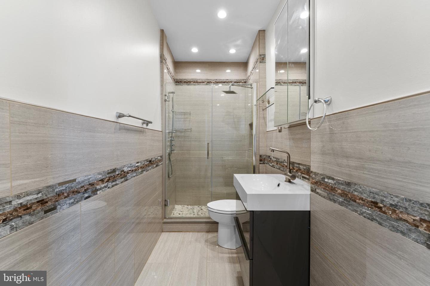 1 E Chase Street #305 photo 22