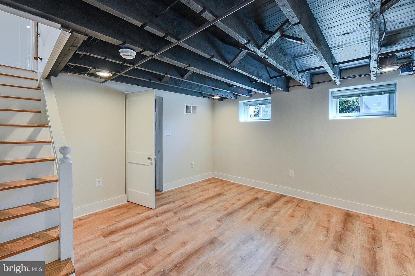 3617 N Rogers Avenue photo 34