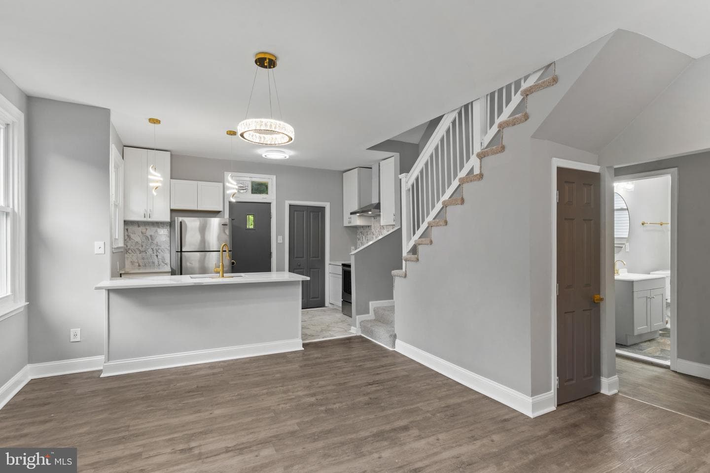 5515 Stonington Avenue photo 15