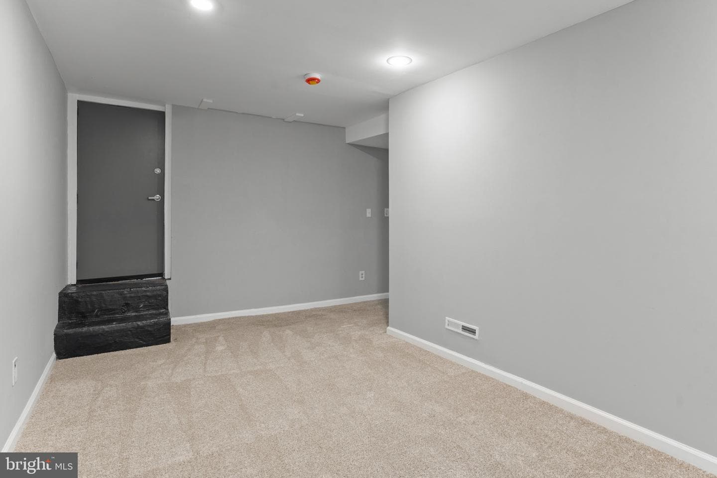 5515 Stonington Avenue photo 18