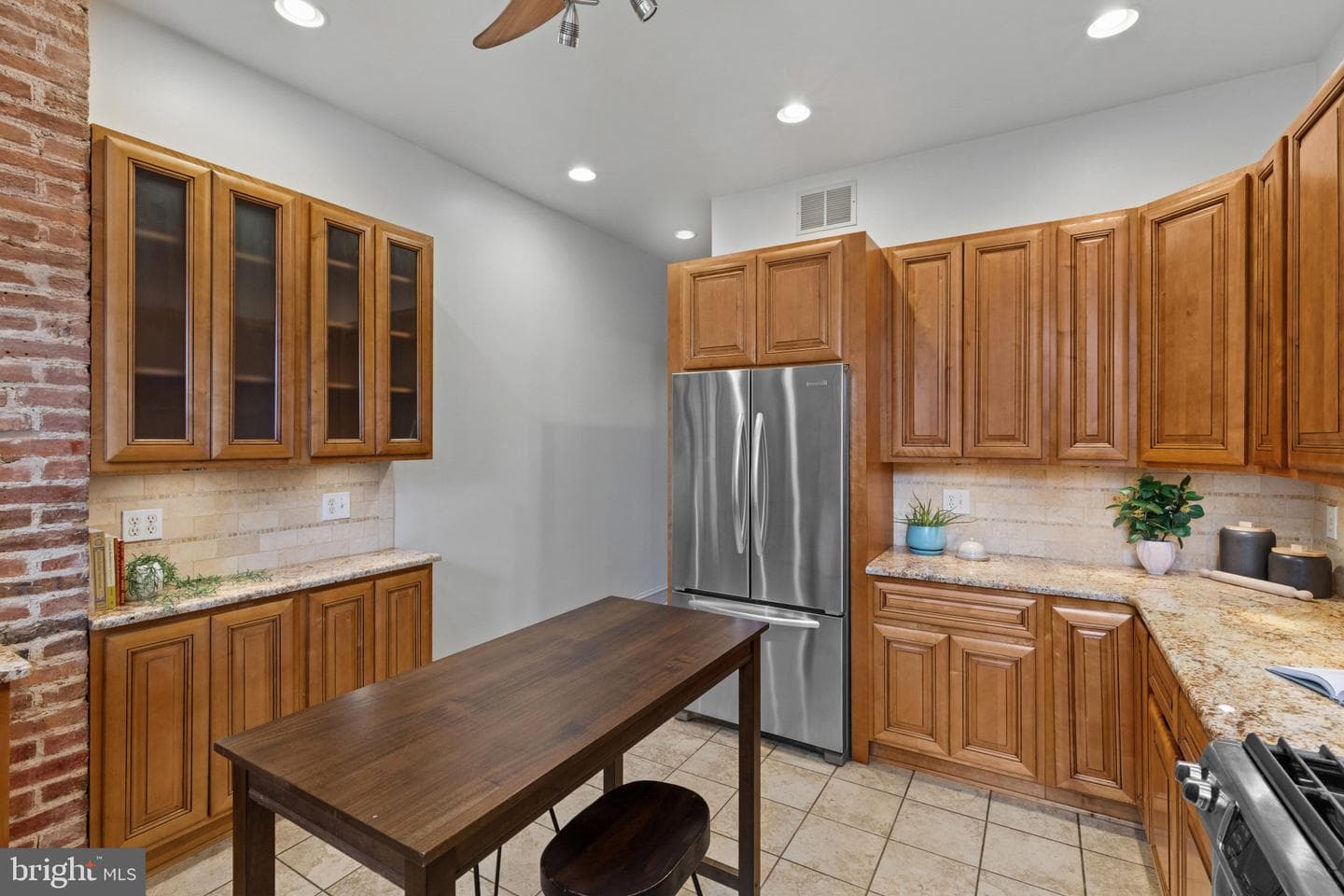 608 Reservoir Street photo 23
