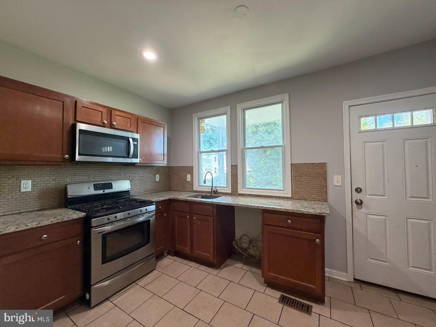 65 N Monastery Avenue photo 6