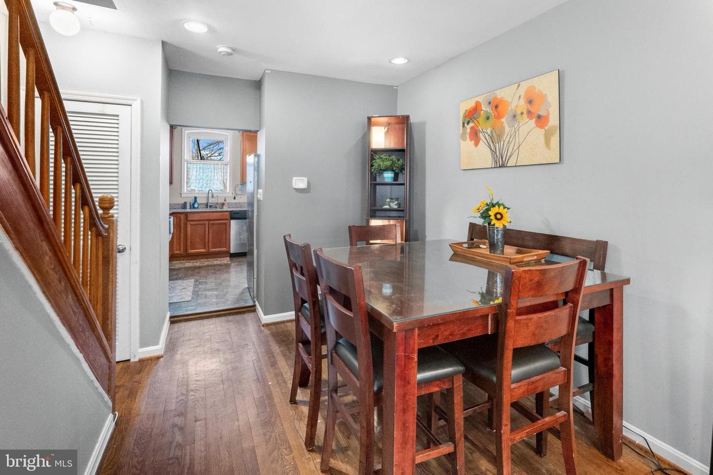 1048 W Barre Street photo 5