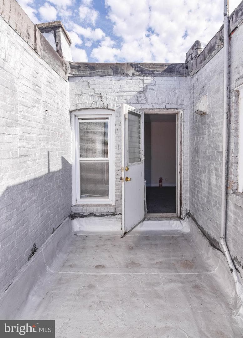 2431 E Oliver Street photo 42