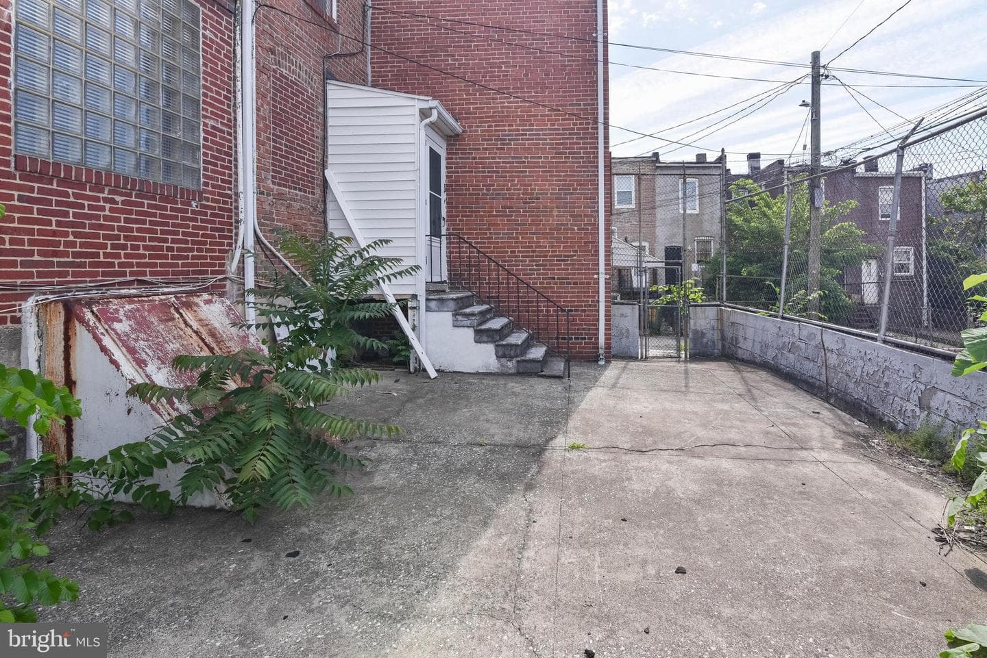 2431 E Oliver Street photo 72