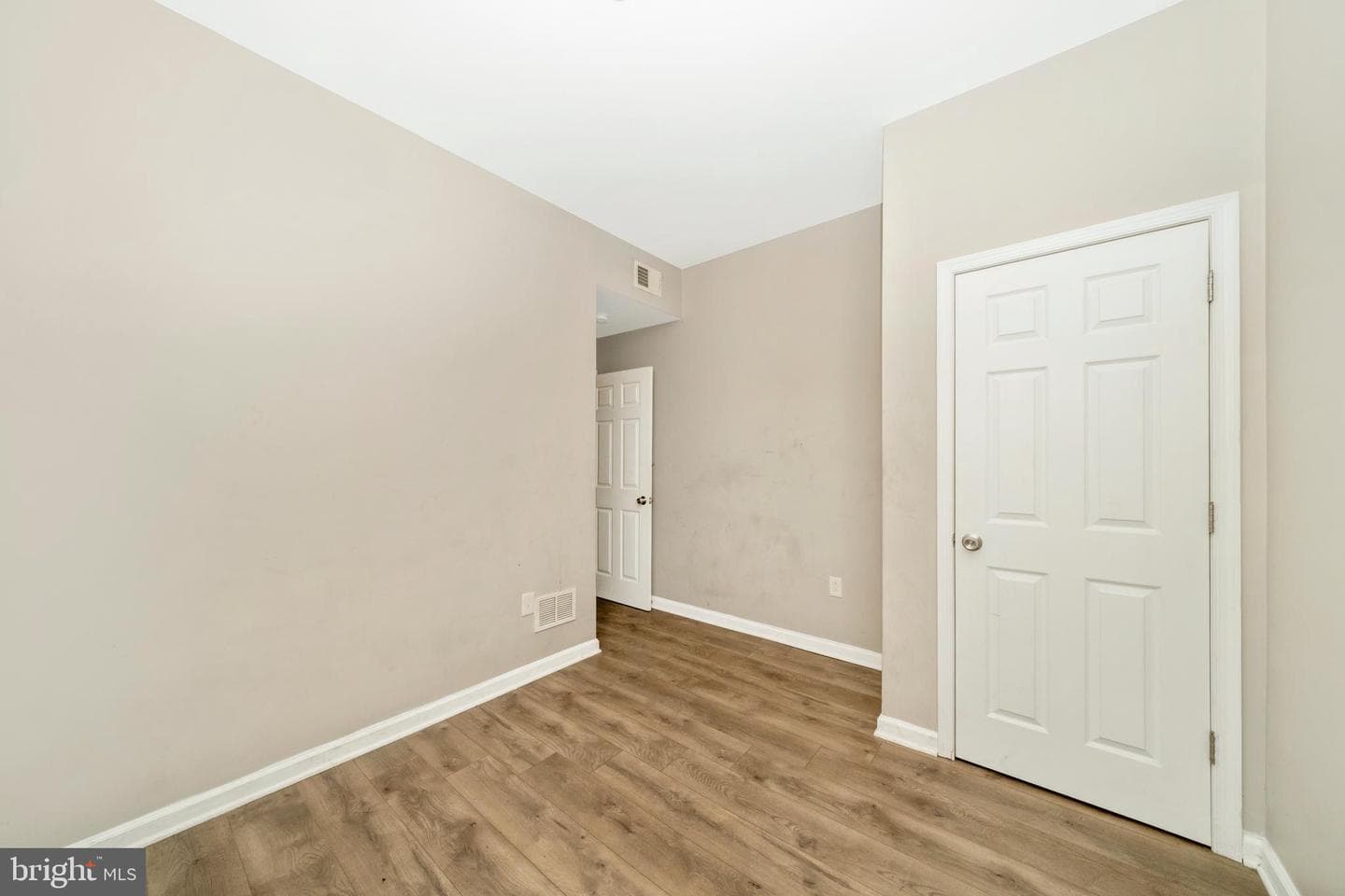 1014 W Lanvale Street photo 15