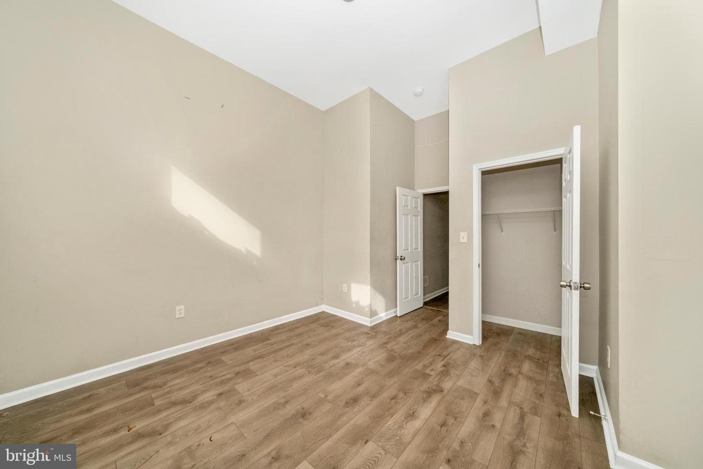 1014 W Lanvale Street photo 8