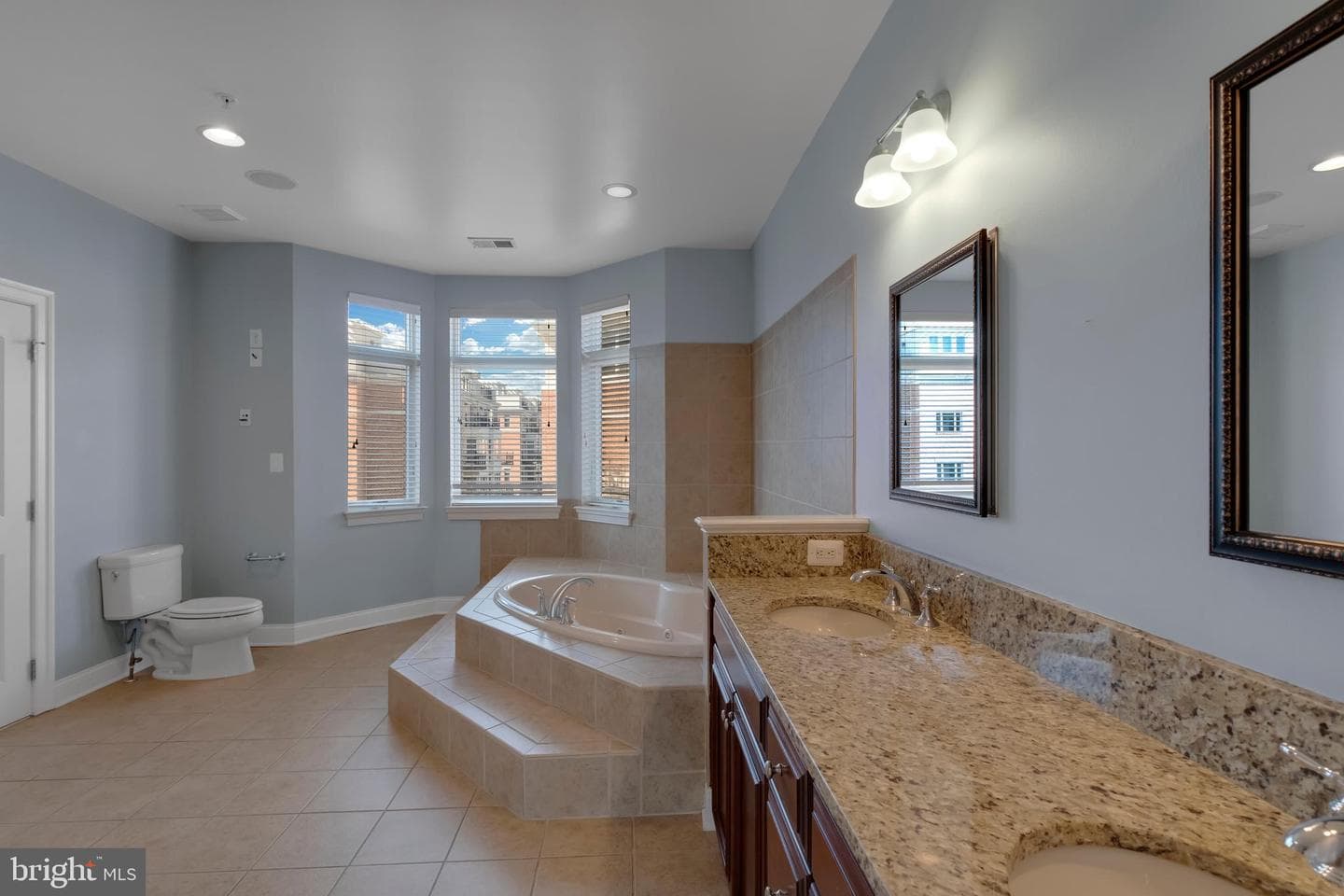 915 Valencia Court #117 photo 22