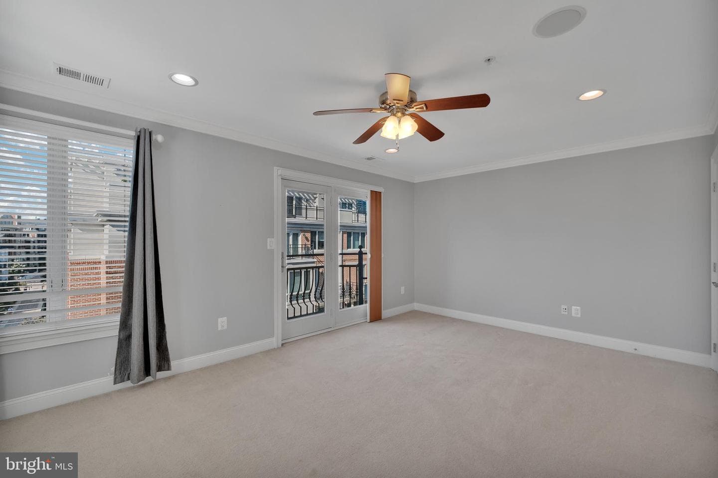 915 Valencia Court #117 photo 29