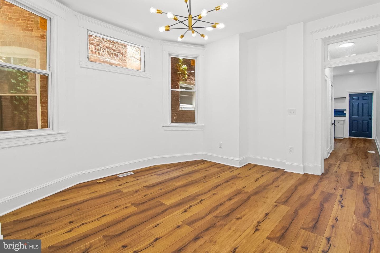 813 Whitelock Street photo 7