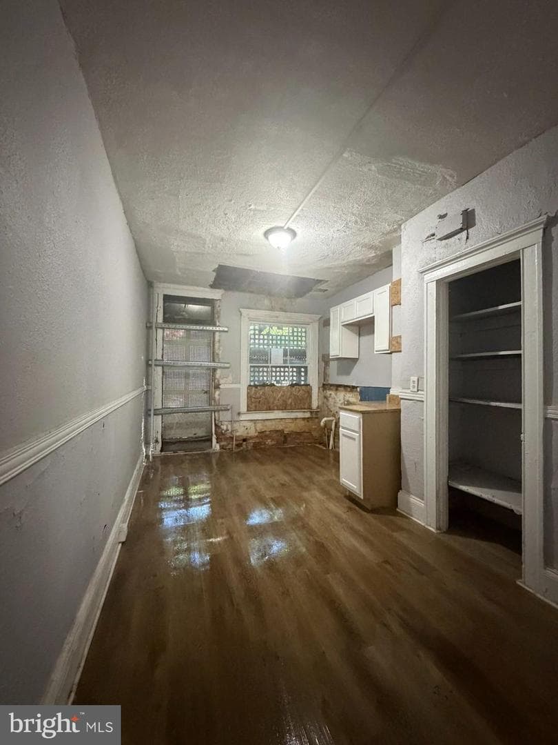 2425 Mcculloh Street photo 7