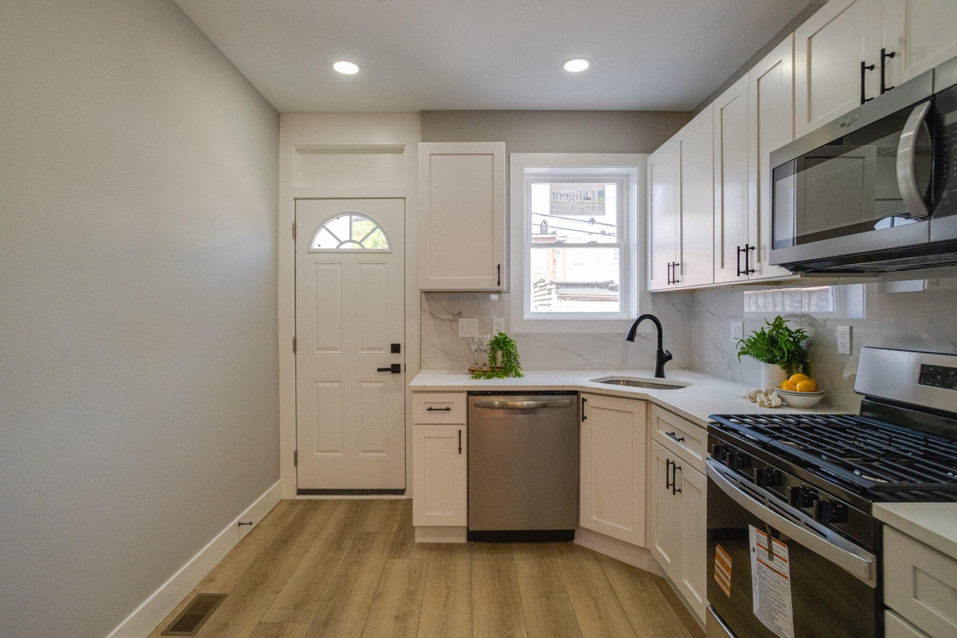 2842 Mayfield Avenue photo 16