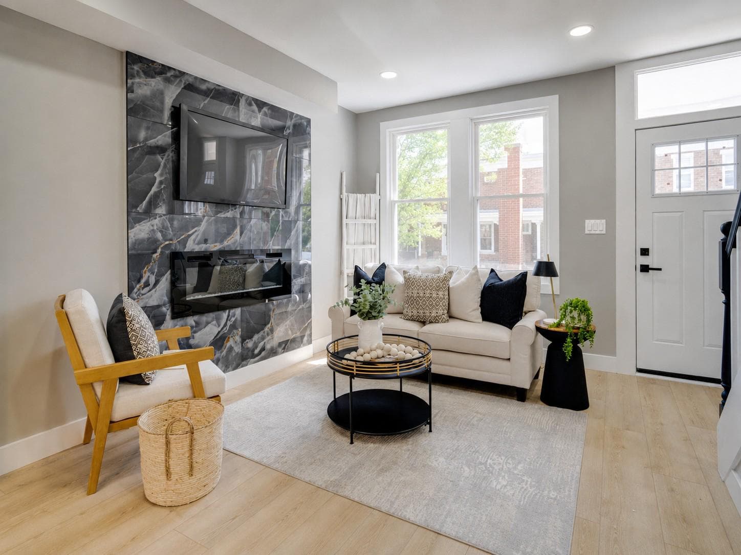2842 Mayfield Avenue photo 3