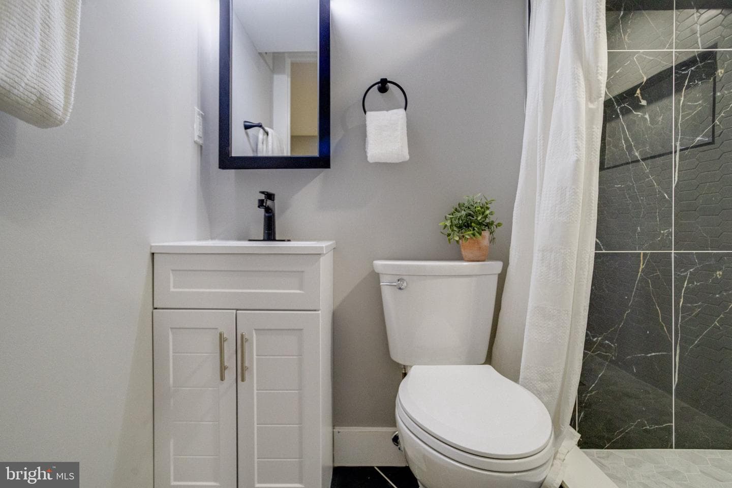 2842 Mayfield Avenue photo 38