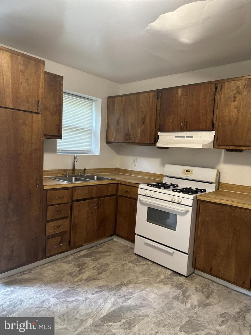 3016 Chelsea Terrace photo 6