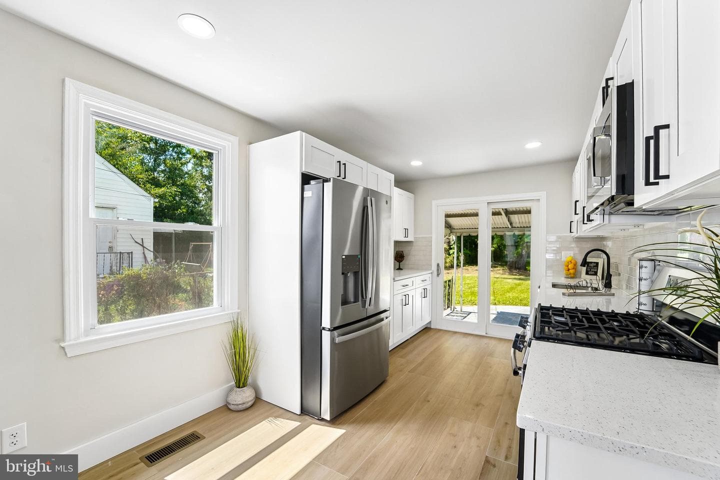 5404 Radecke Avenue photo 15