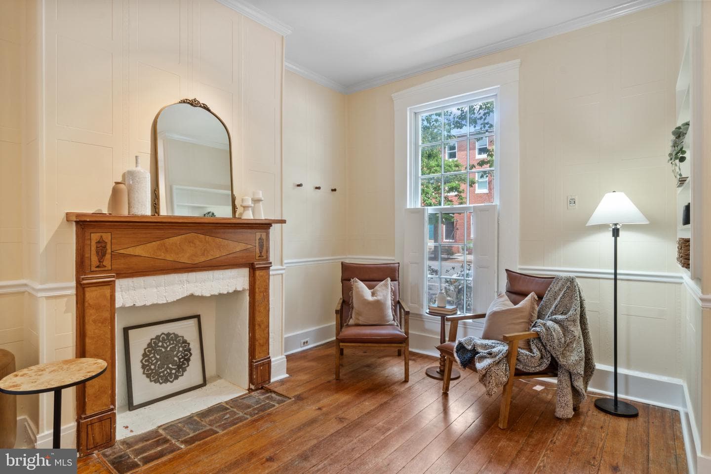 832 William Street photo 5