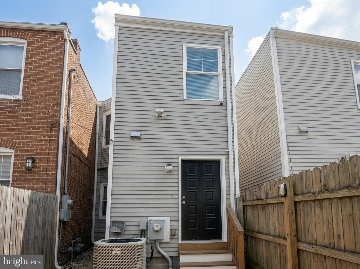 2410 E Fayette Street photo 19