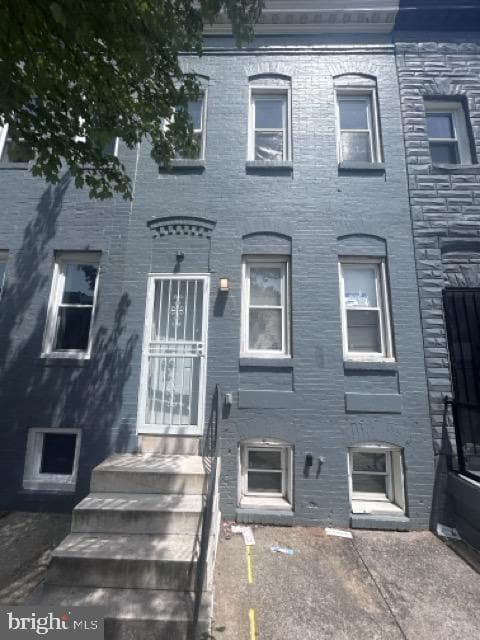 1535 Holbrook Street photo 3