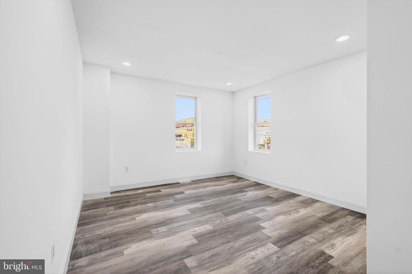 2500 W Franklin Street photo 16