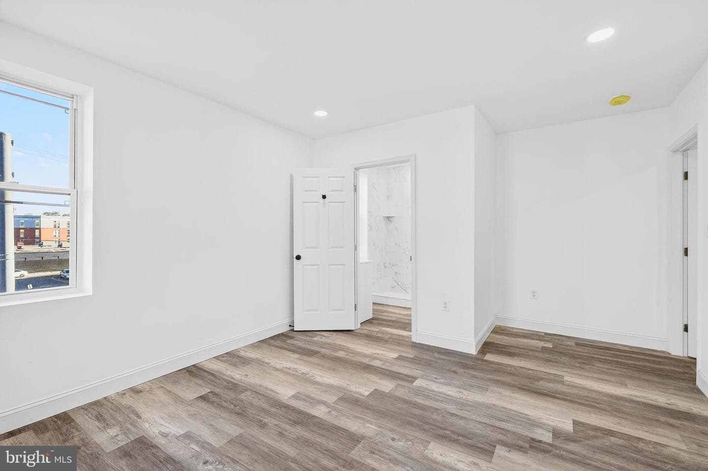 2500 W Franklin Street photo 17