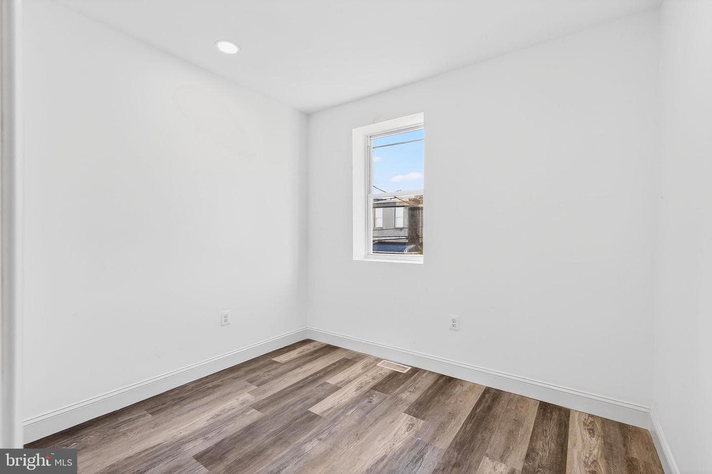 2500 W Franklin Street photo 20