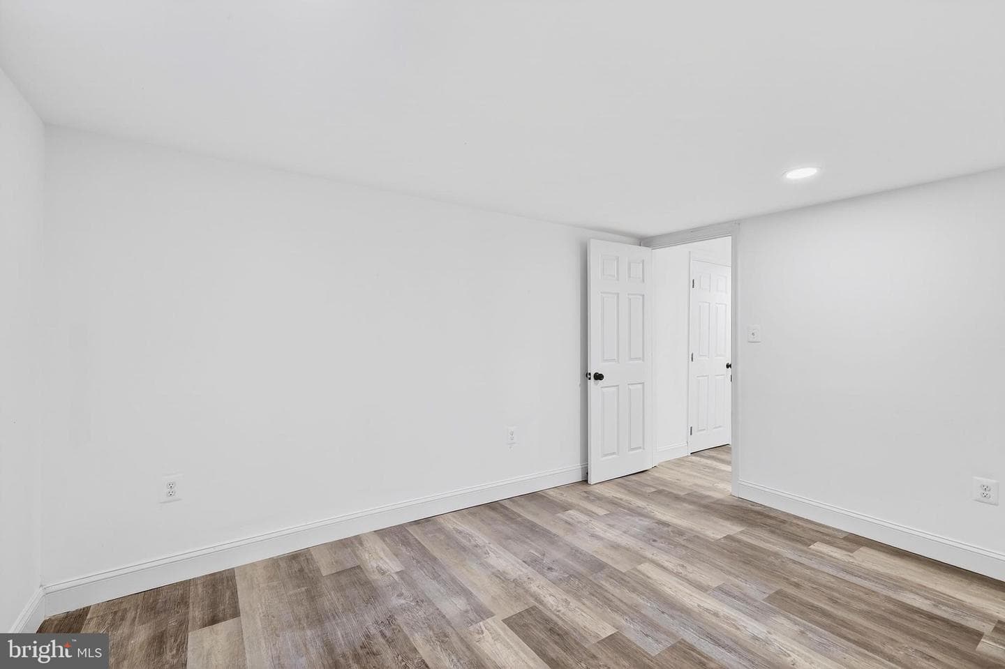 2500 W Franklin Street photo 32