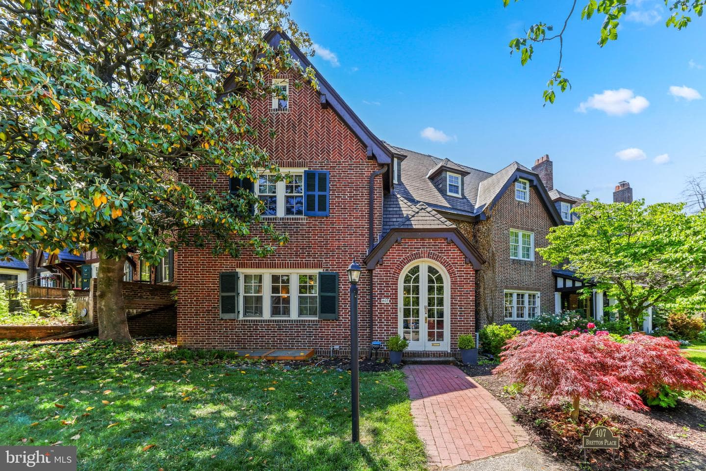 407 Bretton Place photo 10
