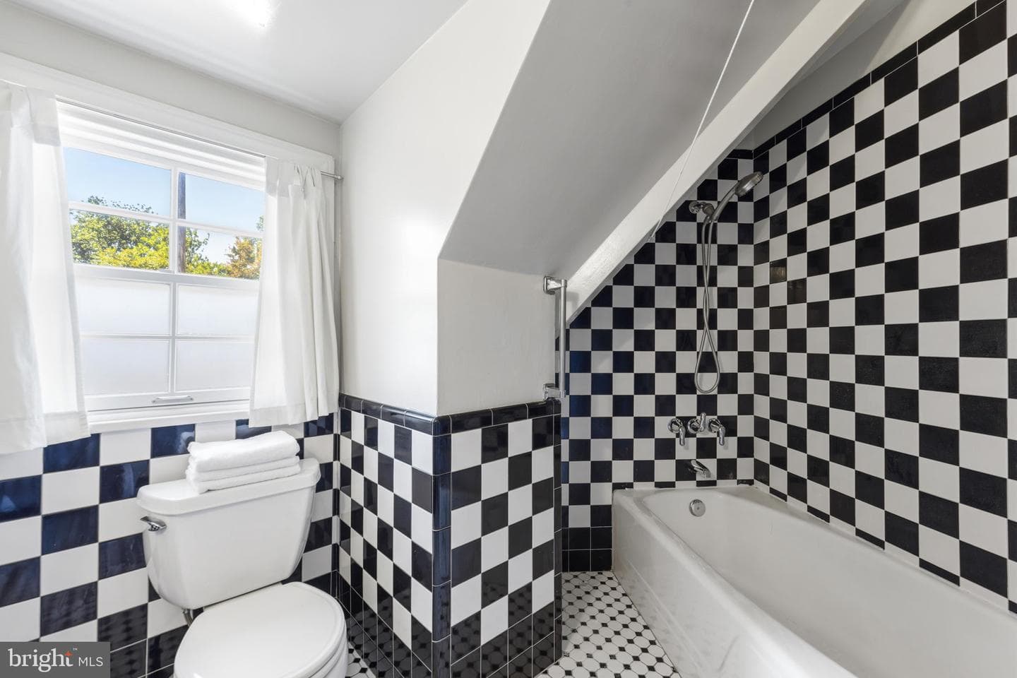 407 Bretton Place photo 42