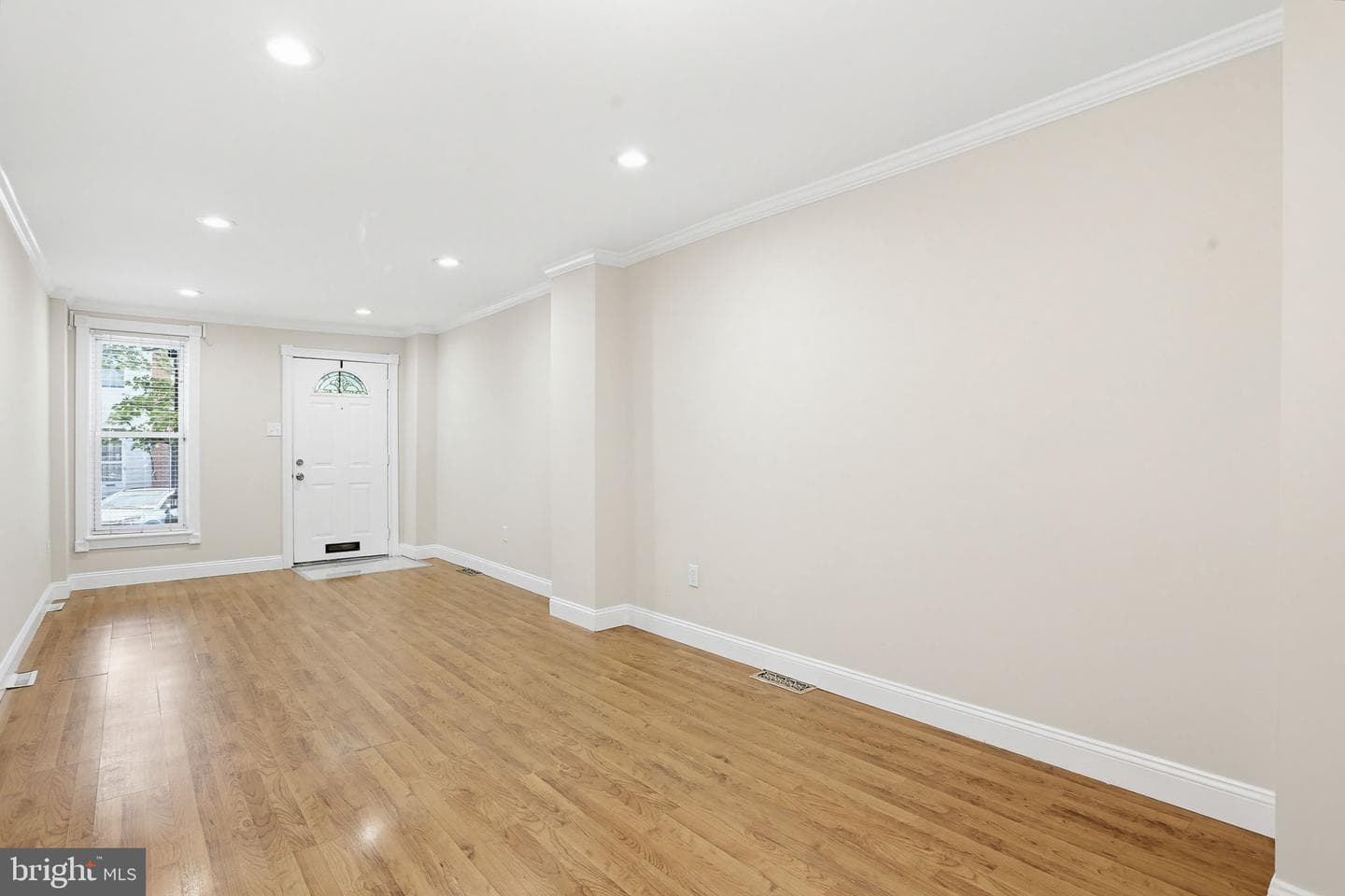 2116 Bank Street photo 10