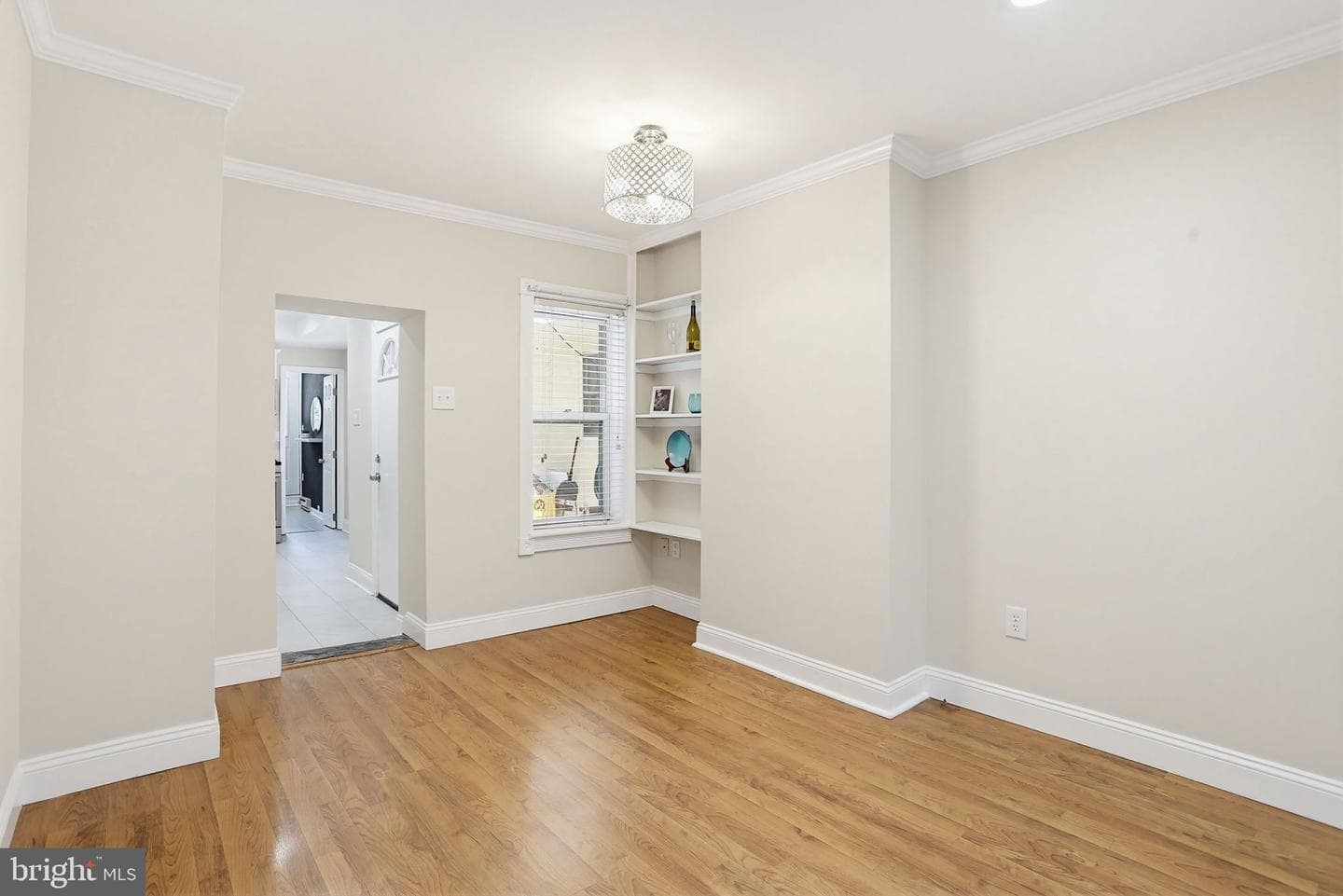 2116 Bank Street photo 12