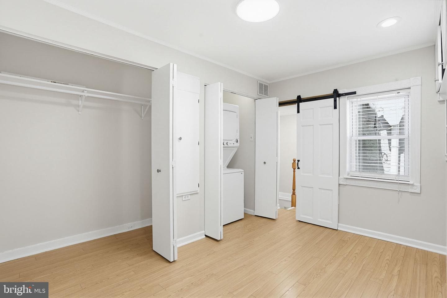 2116 Bank Street photo 28