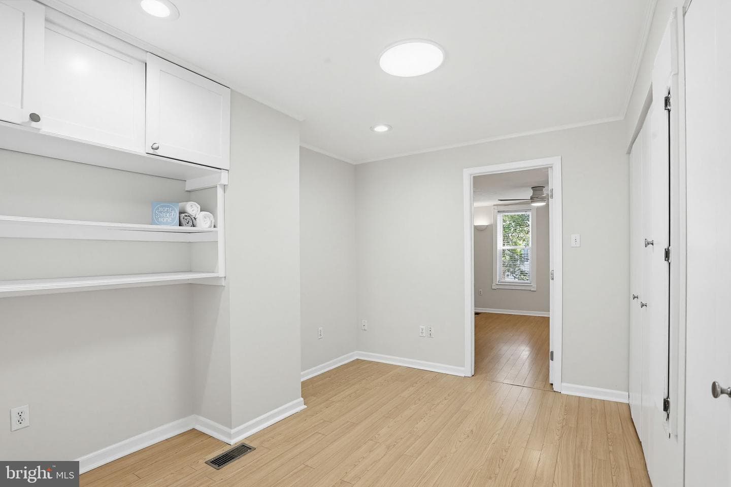 2116 Bank Street photo 31