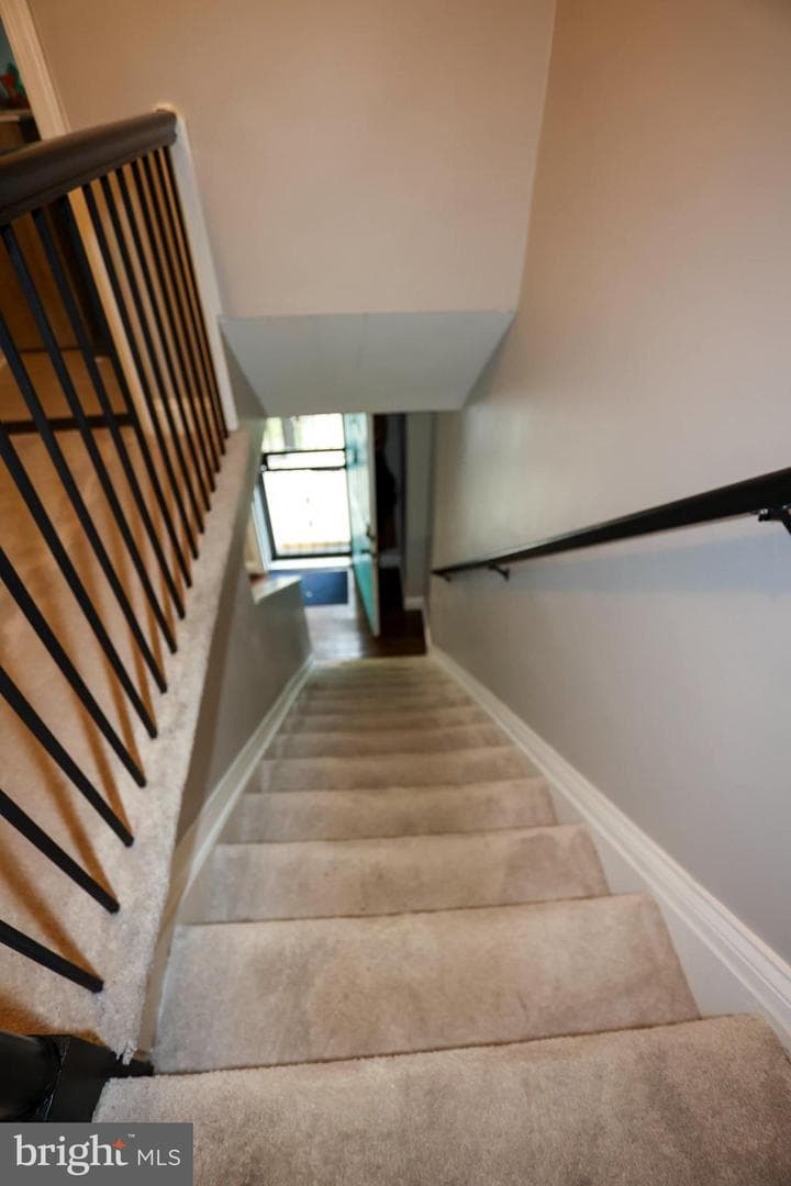 910 Dartmouth Road photo 16