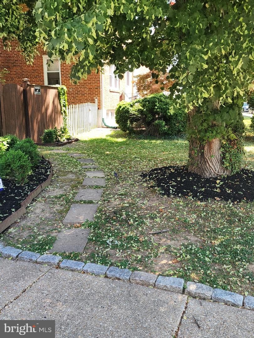 910 Dartmouth Road photo 3