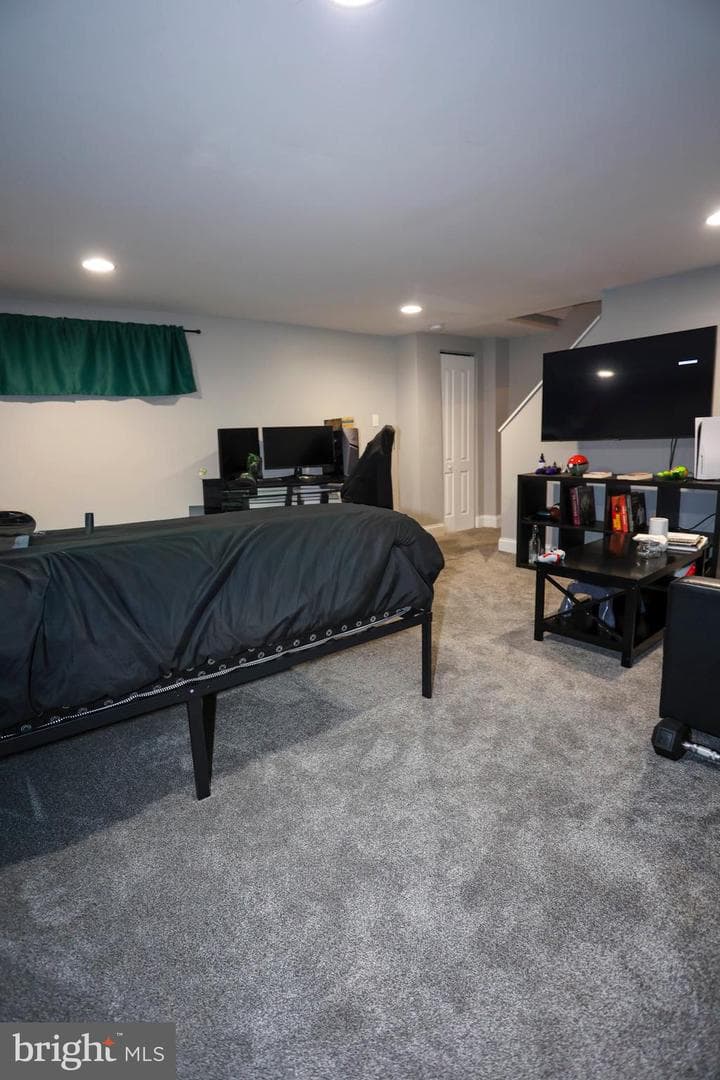 910 Dartmouth Road photo 35