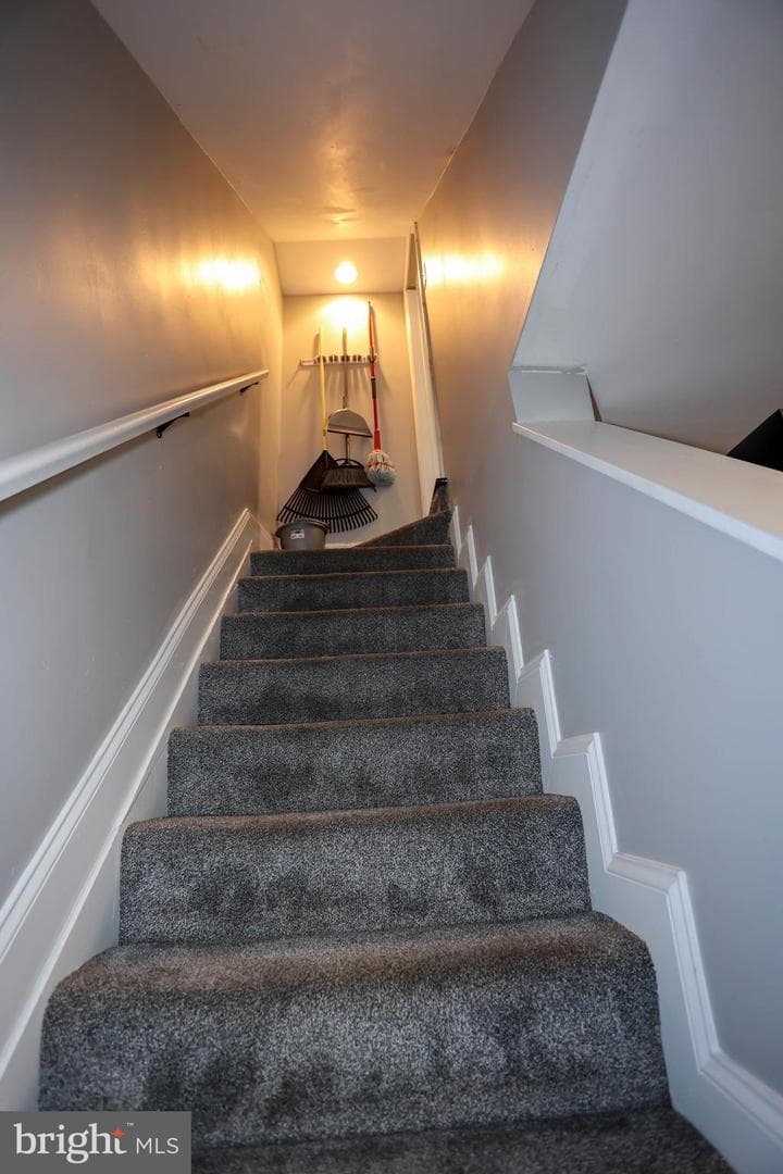 910 Dartmouth Road photo 41