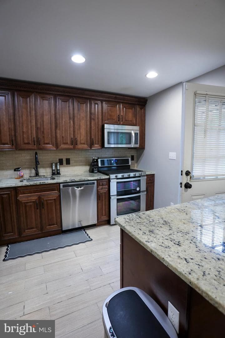 910 Dartmouth Road photo 9
