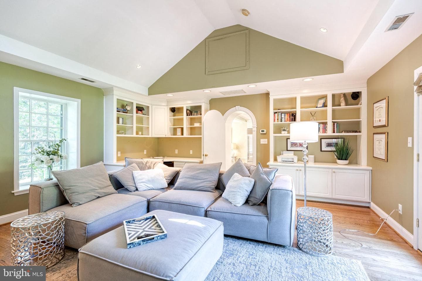 114 Castlewood Road photo 31