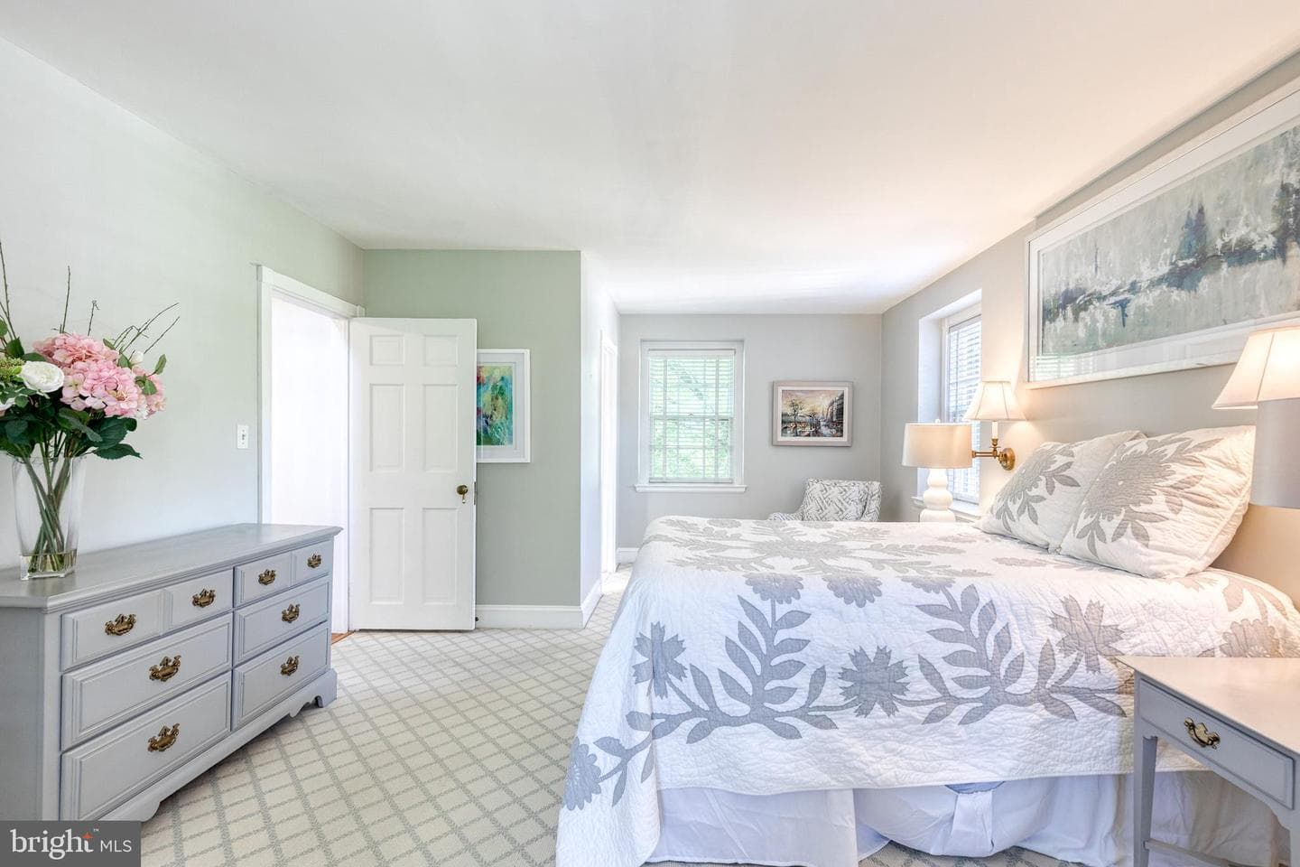 114 Castlewood Road photo 36