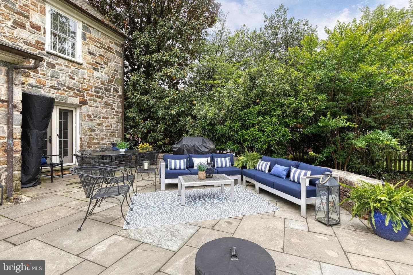 114 Castlewood Road photo 57