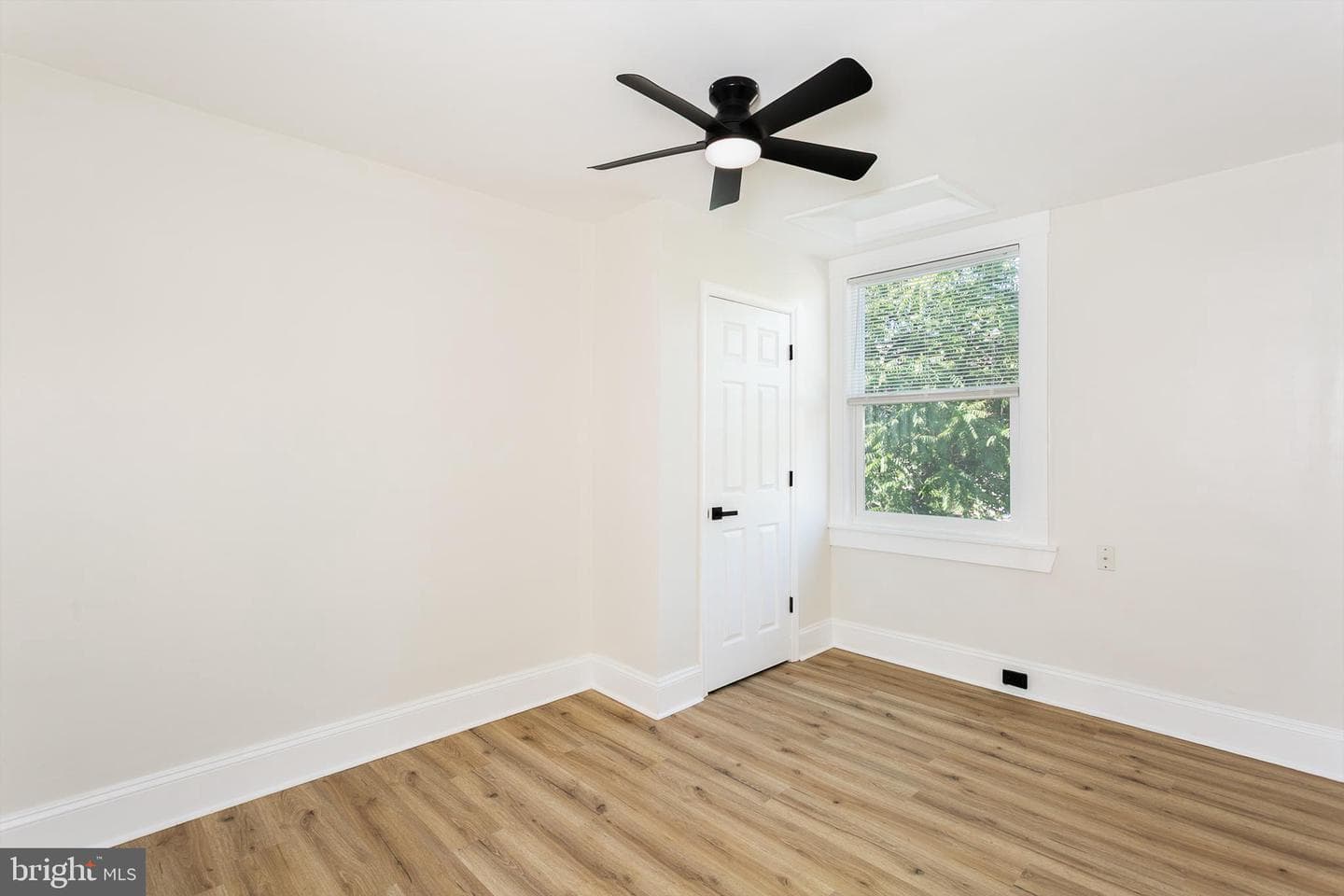 3427 Kenyon Avenue photo 17