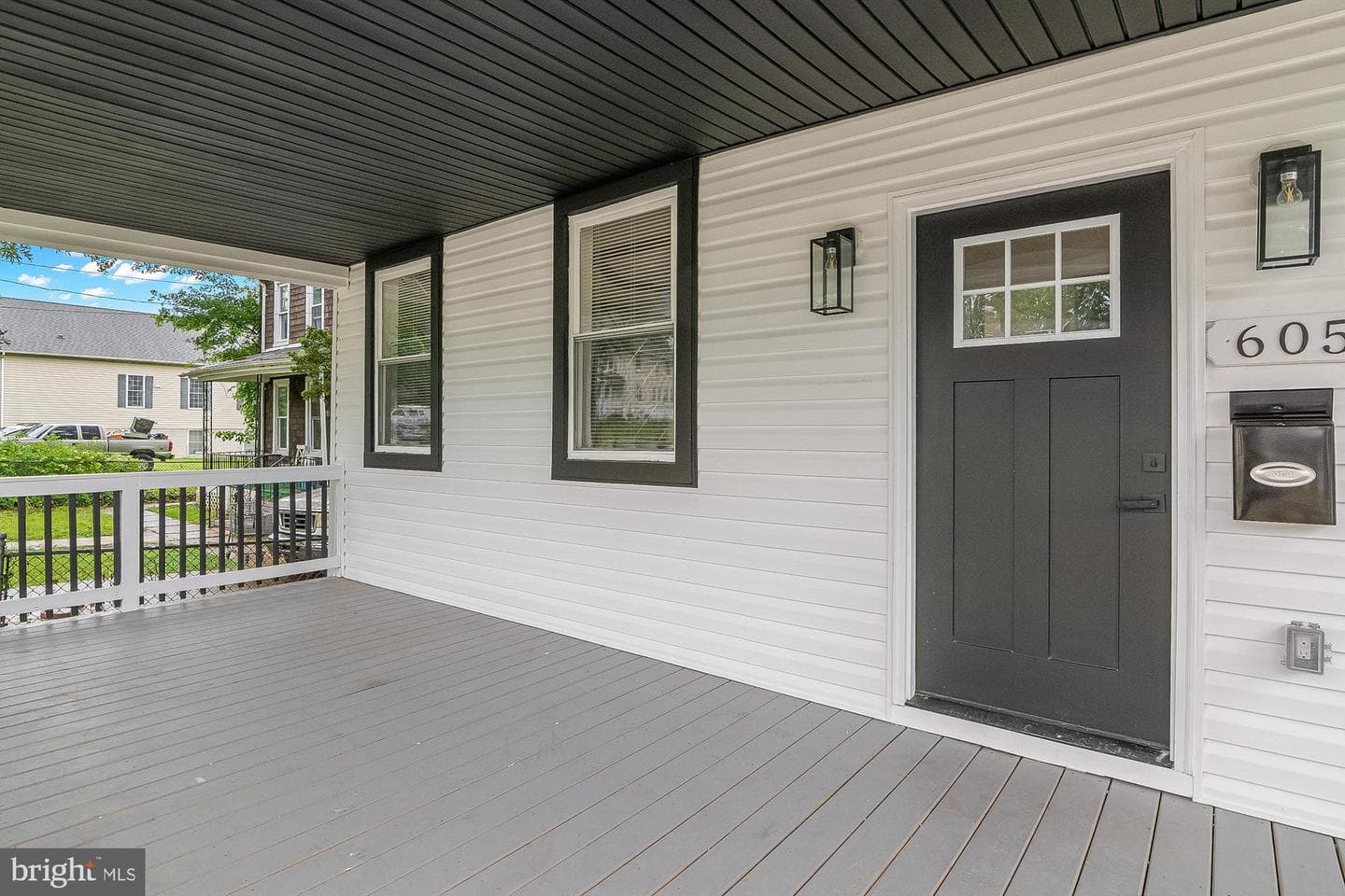 605 Woodbourne Avenue photo 2
